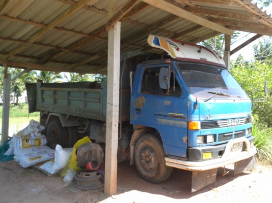 หกล้อดั้ม  115แรงม้า  ขายแล้วค่ะ  พร้อมจัดส่งเรียบร้อยค่ะ  ไป จ. นครศรีธรรมราช