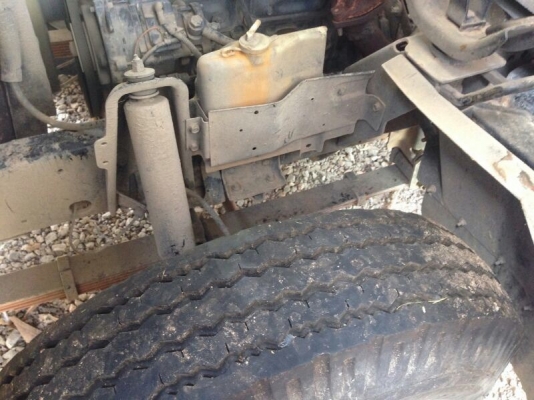 รถอีซูซุ  6 ล้อ  รั้ว  ( ไม่ดั้ม )  115 แรงม้า.  สนใจติดต่อ 081 - 6079515