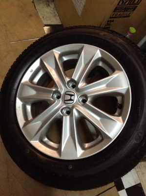 ขายล้อแม็กJazz ป้ายแดง พร้อมยาง175 65 15  ถูกเวอร์