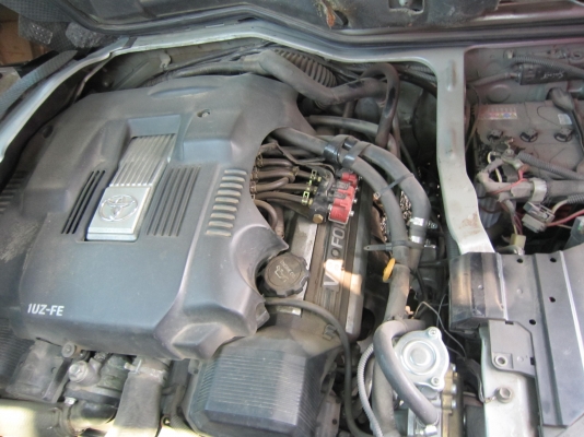 ต้องการขายรถตู้แต่งสวยครับ VIP สวยมากครับวางเครื่องยนต์ 1UZ เชื้อเพลิงเบนซิน +LPG สนใจติดต่อที่ 085-7772677 เอ็ม ครับ ราคาไม่แพงครับสนใจคุยกันได้ครับ