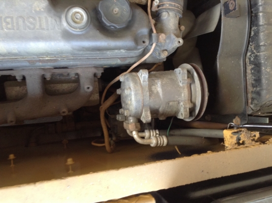 รถแบคโฮ CAT E70 B รถเก่าญี่ปุ่น มีลายแย๊กซ์ สวยไร้ที่ติ ชอบราคาเท่าไรต่อรองได้ครับ