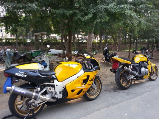 ขาย 2 คัน gsxr 750srad ทะเบียน 168000 superfour 2 ท่อคู่เเต่งเต็มๆ สรรพสามิตร 88500