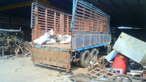 สิบล้อ HINO KT920 รถใช้งานปกติดี มีทะเบียน ลดราคารับซัมเมอร์ จากปกติ 450,000 บาท.