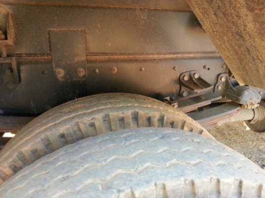 รถอีซูซุ 6 ล้อดั้ม FRR  210 แรงม้า. ปี 53  ( รถวิ่ง 15x,xxx กม. )  สนใจติดต่อ 081 - 6079515