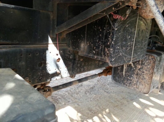 รถอีซูซุ 6 ล้อดั้ม FRR  210 แรงม้า. ปี 53  ( รถวิ่ง 15x,xxx กม. )  สนใจติดต่อ 081 - 6079515