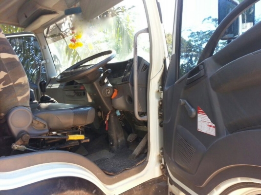 รถอีซูซุ 6 ล้อดั้ม FRR  210 แรงม้า. ปี 53  ( รถวิ่ง 15x,xxx กม. )  สนใจติดต่อ 081 - 6079515