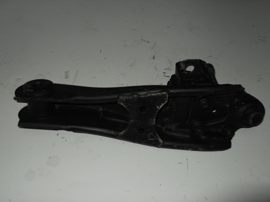 ปีกนก TOYOTA รุ่น LH112 ล่าง