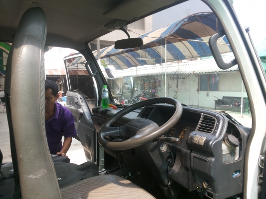 ขาย Isuzu NKR บรรทุก4ล้อเล็ก
