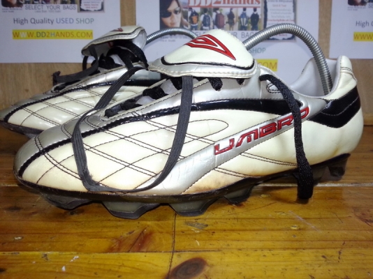 รองเท้าสตั๊ท  มือสองของแท้ งามๆ  .... หลายคู่ครับ