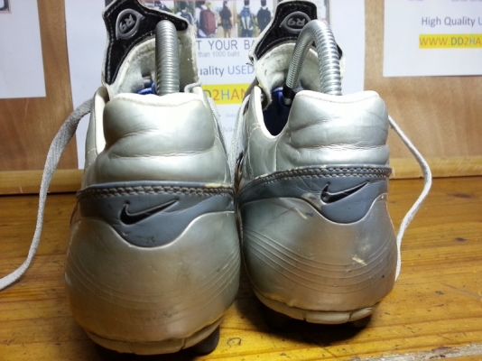 รองเท้าสตั๊ท  มือสองของแท้ งามๆ  .... หลายคู่ครับ