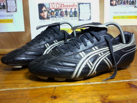 รองเท้าสตั๊ท  มือสองของแท้ งามๆ  .... หลายคู่ครับ