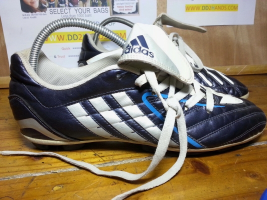 รองเท้าสตั๊ท  มือสองของแท้ งามๆ  .... หลายคู่ครับ