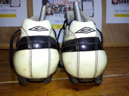 รองเท้าสตั๊ท  มือสองของแท้ งามๆ  .... หลายคู่ครับ