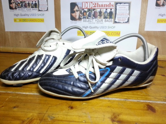 รองเท้าสตั๊ท  มือสองของแท้ งามๆ  .... หลายคู่ครับ