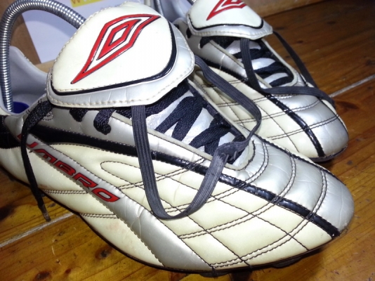 รองเท้าสตั๊ท  มือสองของแท้ งามๆ  .... หลายคู่ครับ