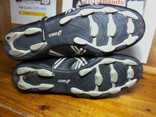 รองเท้าสตั๊ท  มือสองของแท้ งามๆ  .... หลายคู่ครับ