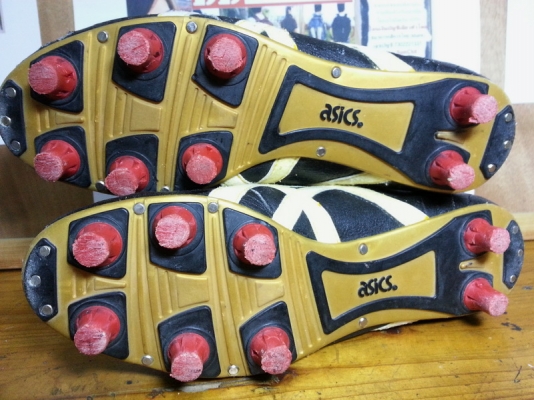 รองเท้าสตั๊ท  มือสองของแท้ งามๆ  .... หลายคู่ครับ