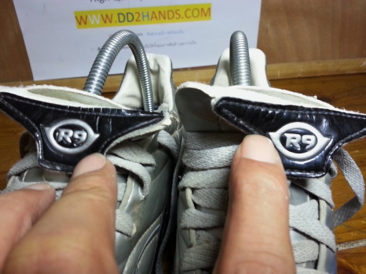 รองเท้าสตั๊ท  มือสองของแท้ งามๆ  .... หลายคู่ครับ