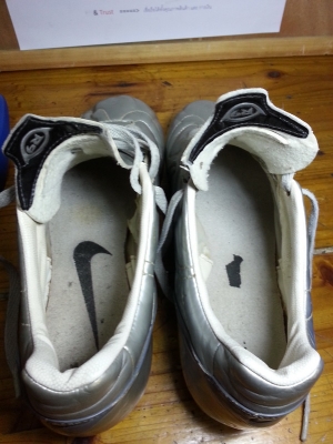 รองเท้าสตั๊ท  มือสองของแท้ งามๆ  .... หลายคู่ครับ