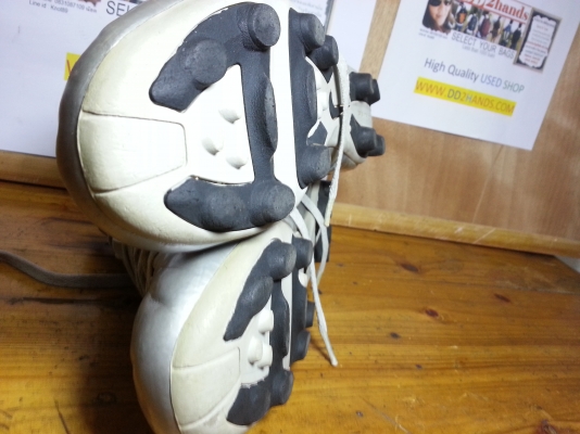 รองเท้าสตั๊ท  มือสองของแท้ งามๆ  .... หลายคู่ครับ