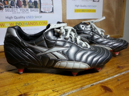 รองเท้าสตั๊ท  มือสองของแท้ งามๆ  .... หลายคู่ครับ