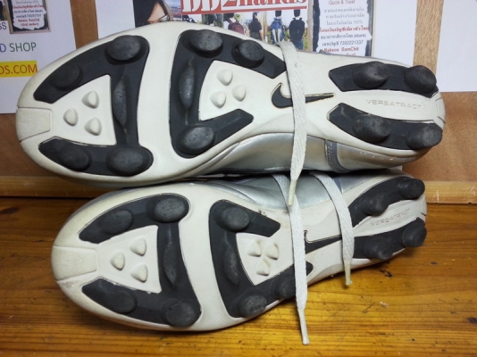 รองเท้าสตั๊ท  มือสองของแท้ งามๆ  .... หลายคู่ครับ