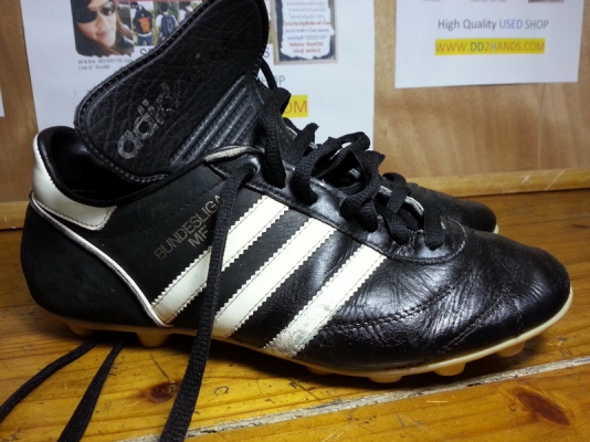 รองเท้าสตั๊ท  มือสองของแท้ งามๆ  .... หลายคู่ครับ