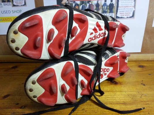 รองเท้าสตั๊ท  มือสองของแท้ งามๆ  .... หลายคู่ครับ