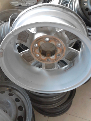 ขายแม๊ก เชฟโรเร็ต  6 รู สวยๆ ของจริงสวย แต่ไม่ได้ขัด ติดต่อ 081-427-3941