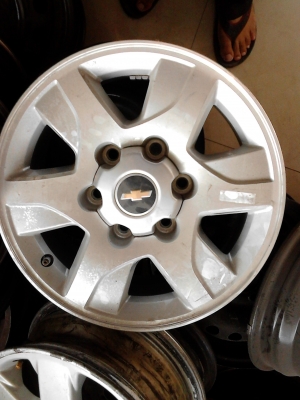 ขายแม๊ก เชฟโรเร็ต  6 รู สวยๆ ของจริงสวย แต่ไม่ได้ขัด ติดต่อ 081-427-3941