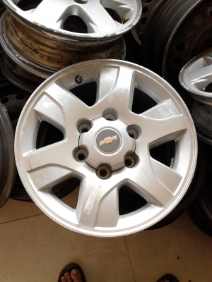 ขายแม๊ก เชฟโรเร็ต  6 รู สวยๆ ของจริงสวย แต่ไม่ได้ขัด ติดต่อ 081-427-3941