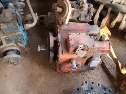 ขายปั๊มรถเกี่ยวข้าว ยี่ห้อไดกิ๊นส์ เบอร์ 22-23