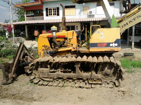 ขายด่วน รถแทรคเตอร์ d 20 - 6
