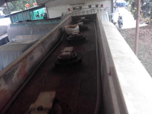 ขายรถ 10 ล้อน้ำมัน ISUZU FVZ 200 ปี 2548 2 เพลา ถังบรรจุ 16000 ลิตรมี 5 ห้องๆกลาง 4000 ลิตร ราคา 1620000