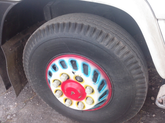 ขายรถ 10 ล้อน้ำมัน ISUZU FVZ 200 ปี 2548 2 เพลา ถังบรรจุ 16000 ลิตรมี 5 ห้องๆกลาง 4000 ลิตร ราคา 1620000