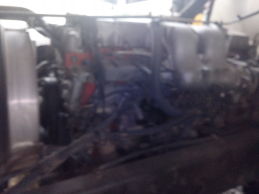 ขายรถ 10 ล้อน้ำมัน ISUZU FVZ 200 ปี 2548 2 เพลา ถังบรรจุ 16000 ลิตรมี 5 ห้องๆกลาง 4000 ลิตร ราคา 1620000