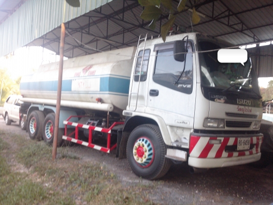 ขายรถ 10 ล้อน้ำมัน ISUZU FVZ 200 ปี 2548 2 เพลา ถังบรรจุ 16000 ลิตรมี 5 ห้องๆกลาง 4000 ลิตร ราคา 1620000