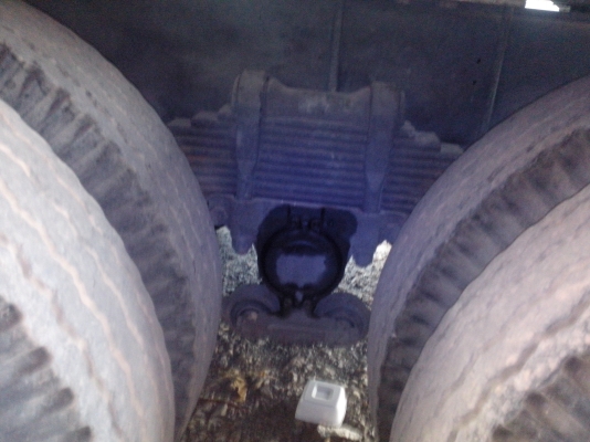 ขายรถ 10 ล้อน้ำมัน ISUZU FVZ 200 ปี 2548 2 เพลา ถังบรรจุ 16000 ลิตรมี 5 ห้องๆกลาง 4000 ลิตร ราคา 1620000