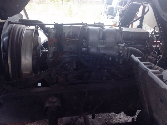 ขายรถ 10 ล้อน้ำมัน ISUZU FVZ 200 ปี 2548 2 เพลา ถังบรรจุ 16000 ลิตรมี 5 ห้องๆกลาง 4000 ลิตร ราคา 1620000