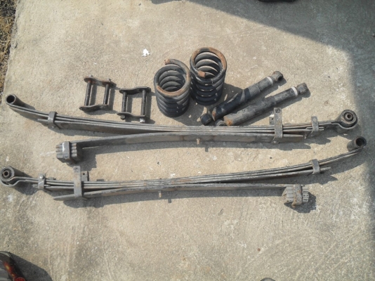 ขายถูก ไฟท้าย และ ชุดโหลดกระบะมิตซู ไททัน