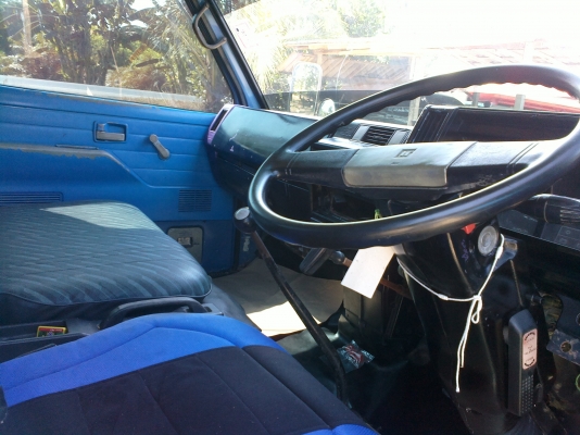 ISUZU NPR57L  100 แรง พวงมาลัย เพาเวอร์ กระบะปูเหล็กยางเต็ม 6 เส้น ซัซซี่สวยๆ