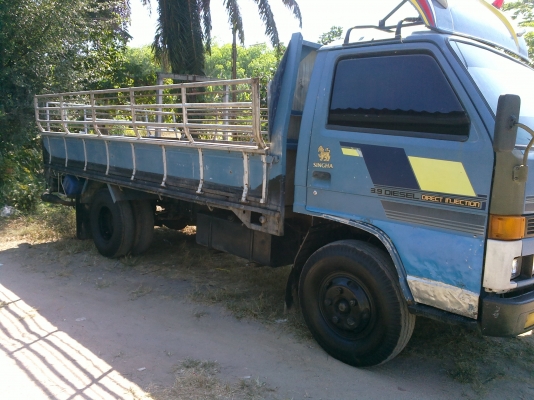 ISUZU NPR57L  100 แรง พวงมาลัย เพาเวอร์ กระบะปูเหล็กยางเต็ม 6 เส้น ซัซซี่สวยๆ