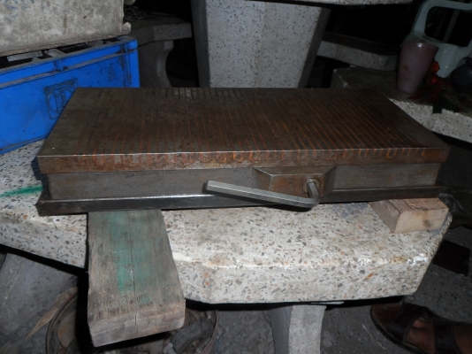 ขายครับขายเเท่นแม่เหล็กถาวร ขนาด 450 * 200 มม. (ยาว 18" กว้าง 8") สภาพใช้งาน 15000 บาท 0814583376 ช่างเอกมีบริการจัดส่งทั่วประเทศ