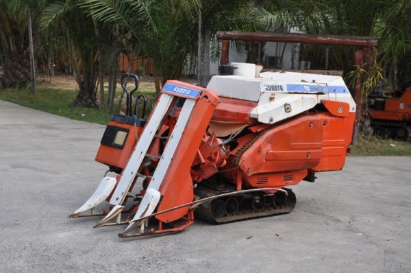 ขายรถ เกี่ยว-นวด ล้อตีนตะขาบ KUBOTA สภาพสวยเดิมจากญี่ปุ่น 49,000 เท่านั้น!!