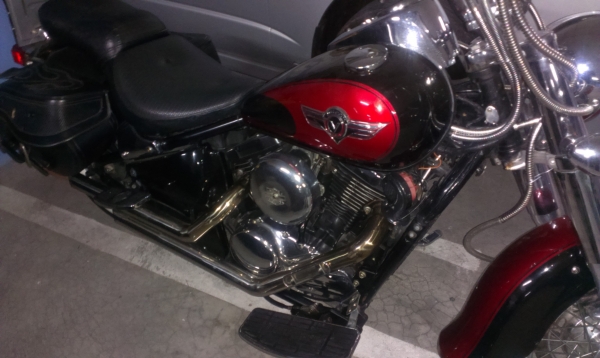 ต้องการขาย ต่อรองราคากันได้kawasaki vulcan400 คลาสิคปี 99 ทะเบียน เเต่งสวย