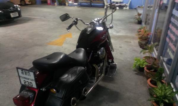 ต้องการขาย ต่อรองราคากันได้kawasaki vulcan400 คลาสิคปี 99 ทะเบียน เเต่งสวย