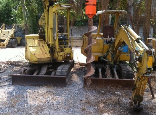 รถเจาะดิน ปักเสา  ขนาดหลุม 30X120 ซม.