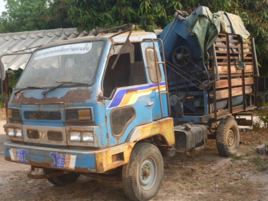 ขายรถนวดข้าว  906  พร้อมใช้งาน