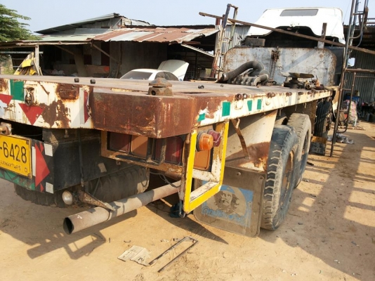 ขายกระบะรถสิบล้อ ยาว 6.20 เมตร  กว้าง 2.45 มเตร  ความกว้างของแคซซี 83 ซ.ม.