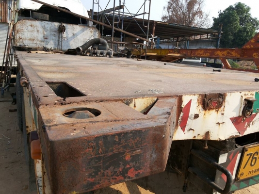 ขายกระบะรถสิบล้อ ยาว 6.20 เมตร  กว้าง 2.45 มเตร  ความกว้างของแคซซี 83 ซ.ม.